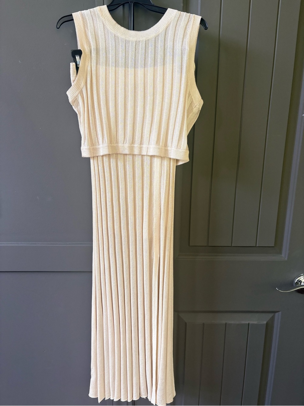 House of Harlow 1960 Cream Ribbed V-Neck Knit Skirt Set